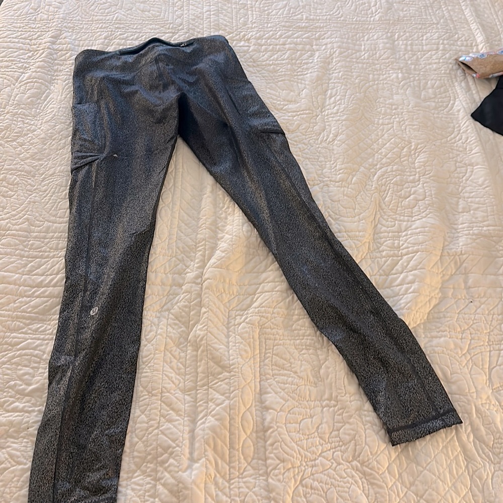 Metallic Speckle Lulu Lemon Leggings - size 4